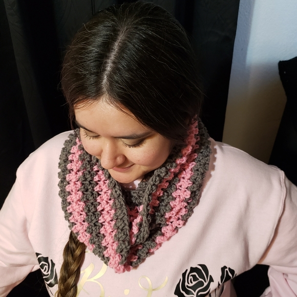 Crochet Infinitiy Scarf - Picture 3 of 12